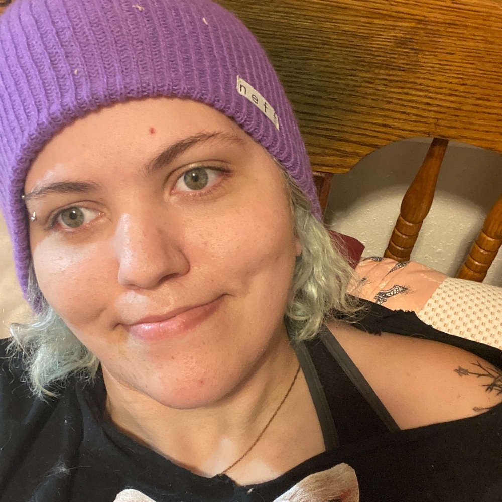 Meet your Posher, Cassee